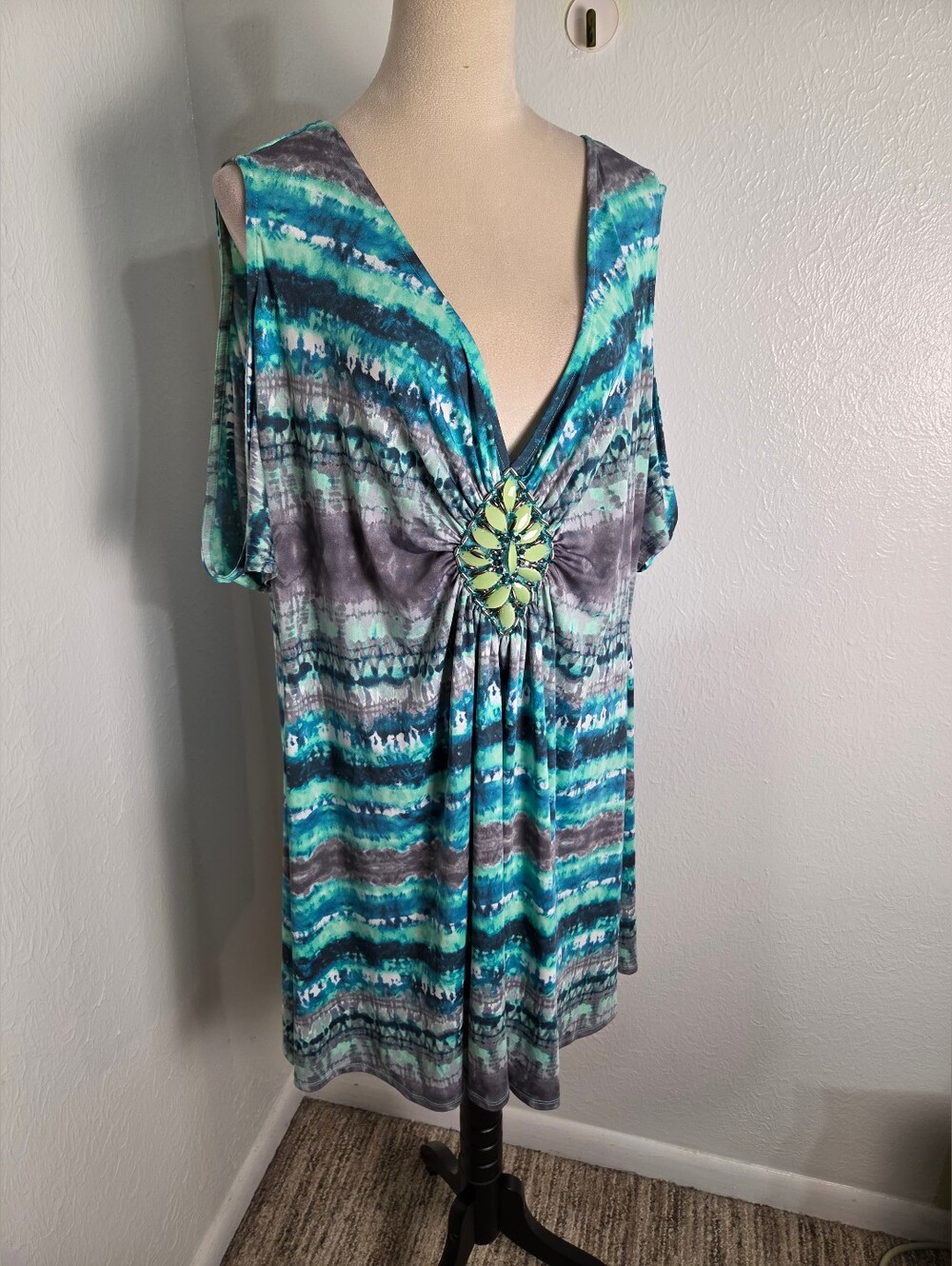 VENUS Teal, Blue, Purple Cold-Shoulder Dress with Rhinestones, Size 3X - Picture 9 of 11